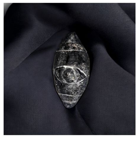 حجر قديم و نادر جدا 4