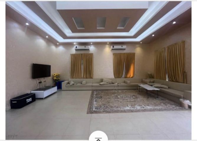 فيلا كبيرة ومميزة للبيع في الخوانيج 2 دبي موقع مميز 2