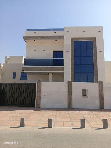 فيلا فاخرة للبيع سعر مميز و قابل للتفاوض مقارنة بالمساحة و الموقع