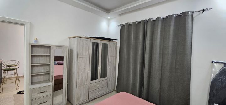 متوفر غرفة و صالة اعادة بيع في ابراج السيتي تاور بمقدم مميز  2