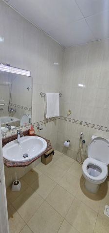 متوفر غرفة و صالة اعادة بيع في ابراج السيتي تاور بمقدم مميز  5