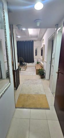 متوفر غرفة و صالة اعادة بيع في ابراج السيتي تاور بمقدم مميز  9