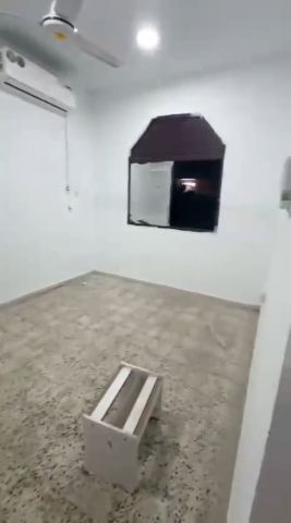 📢 للإيجار – بيت عربي راقٍ في الراشدية 2، عجمان  👷‍♂️ مناسب لسكن 3