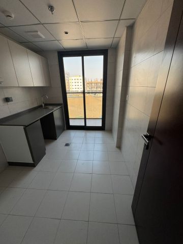 شقق مميزة للايجار في الجرف 3 عجمان 5