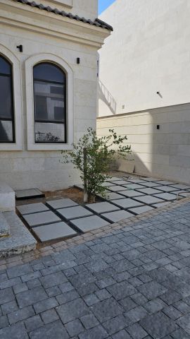 للإيجار فيلا في الشارقة تقع في منطقة الحوشي أول ساكن موقع مميز