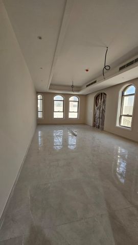 للإيجار فيلا في الشارقة تقع في منطقة الحوشي أول ساكن موقع مميز 5