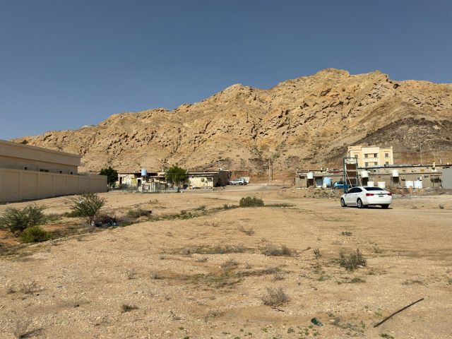 فرصتان لبناء فيلاتك على شارعين بمصفوت حوض 8