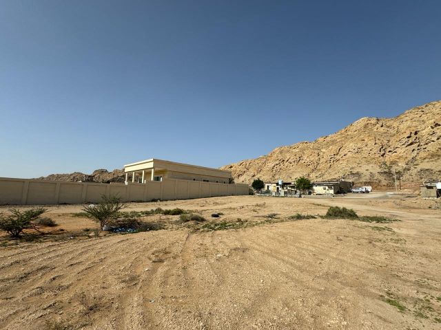 فرصتان لبناء فيلاتك على شارعين بمصفوت حوض 8 3