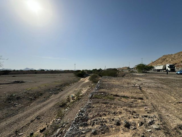 فرصتان لبناء فيلاتك على شارعين بمصفوت حوض 8 4