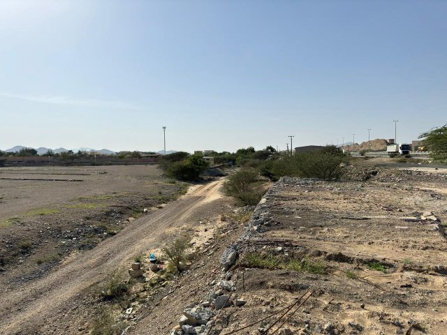 فرصتان لبناء فيلاتك على شارعين بمصفوت حوض 8 5