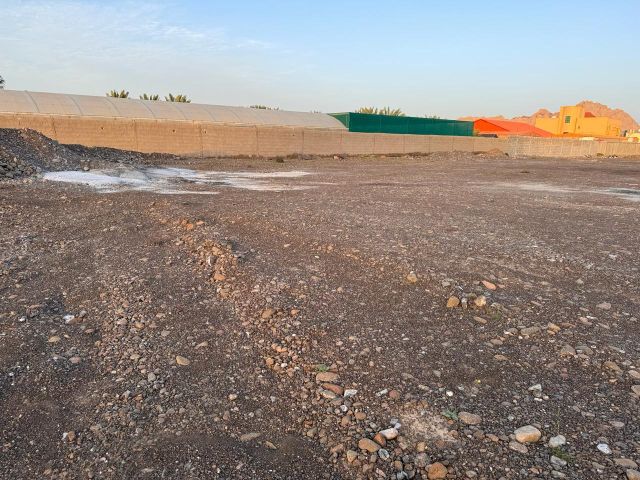 فرصتان لبناء فيلاتك على شارعين بمصفوت حوض 8 10