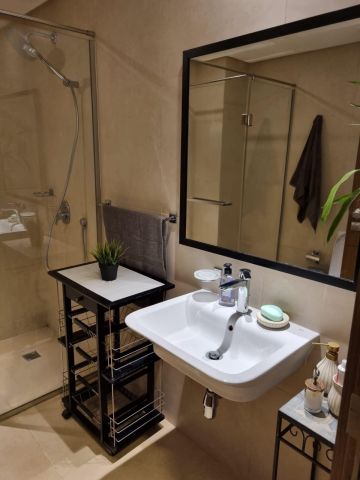 للبيع شقة مؤجرة في البحرين قريبة من مستشفى الملك حمد 7