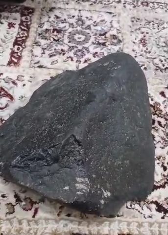 نيزك قمري  نادر 