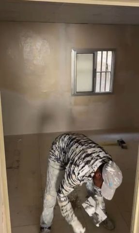 🏠 للإيجار – بيت عربي في الراشدية 3 / عجمان – سكن عمال  عدد الغرف 5