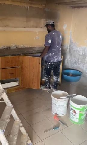 🏠 للإيجار – بيت عربي في الراشدية 3 / عجمان – سكن عمال  عدد الغرف 7