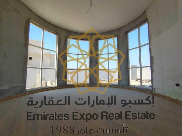 للبيع فيلا حجر طبيعي في مدينة الرياض على شارعين 8