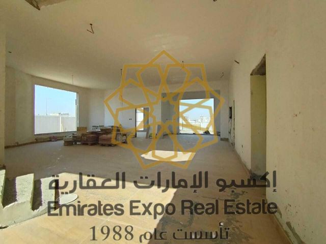 للبيع فيلا حجر طبيعي في مدينة الرياض على شارعين 9