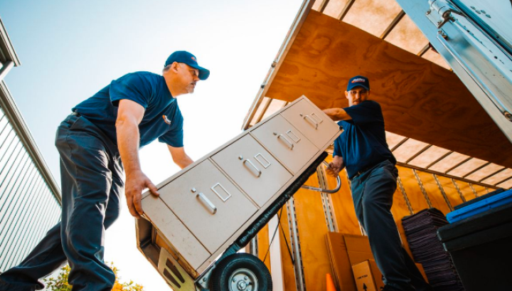 moving furniture dubai