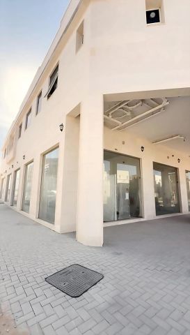 🏢 بناية للبيع – الحوشي، إمارة الشارقة  📐 المساحة: 6006 قدم 4