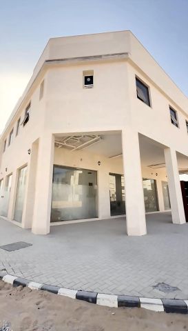 🏢 بناية للبيع – الحوشي، إمارة الشارقة  📐 المساحة: 6006 قدم 6