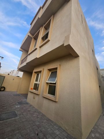 🏡 فيلا للإيجار – الزاهية  ⚡ كهرباء مواطن 2