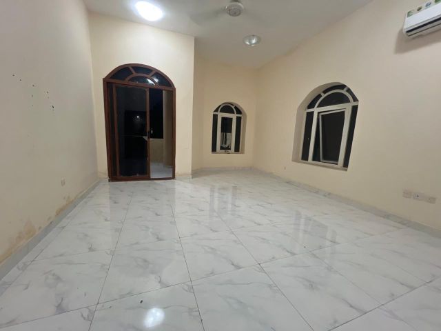 🏡 للإيجار – فيلا دورين في عجمان المويهات 3 🛏️ 5 غرف 2