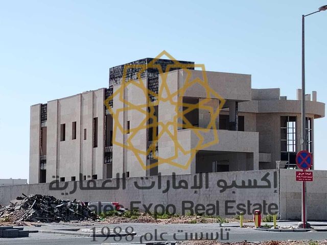 للبيع فيلا جديدة متداولة حجر طبيعي مودرن  قيد الانشاء في الرياض  5