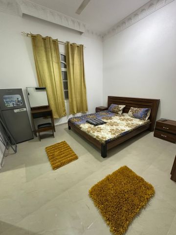 ? استديو مفروش للإيجار الشهري – الروضة 3  ?️ مفروش بالكامل 