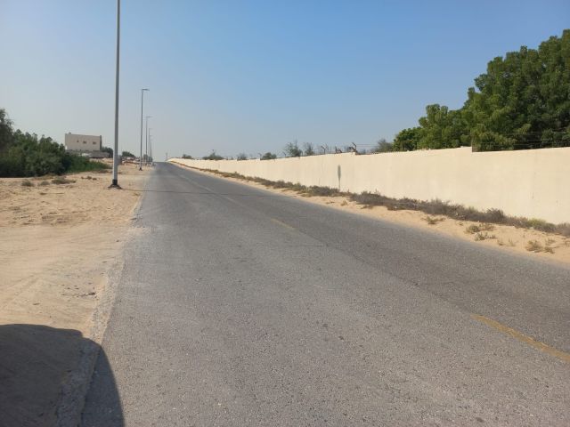 امتلك ثلاثه ارضي جوار بعض مميزه في منطقة الحليو 1 سكنيه 