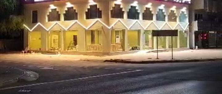 مطعم للبیع 4