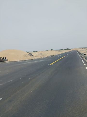 للبيع ارض في البزنس باي تجاريه سكنيه  5