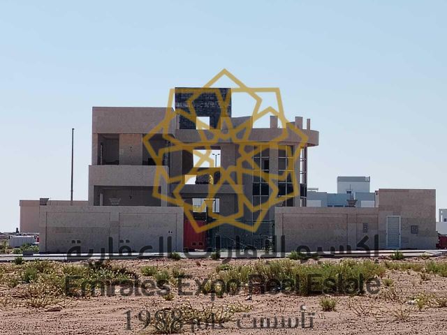 للبيع فيلا جديدة متداولة حجر طبيعي مودرن  قيد الانشاء في الرياض  4