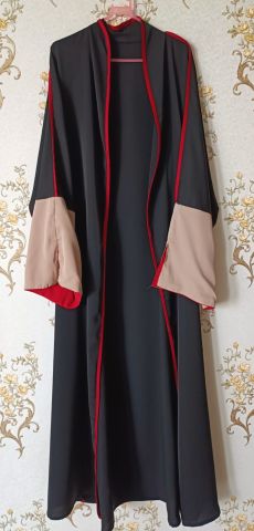 عبايات أنيقة للبيع بأسعار مناسبة 6