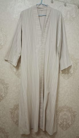 عبايات أنيقة للبيع بأسعار مناسبة 8