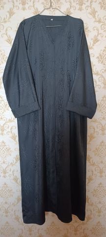 عبايات أنيقة للبيع بأسعار مناسبة 10