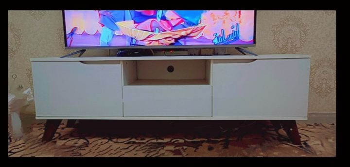 طاولة تلفزيون للبيع