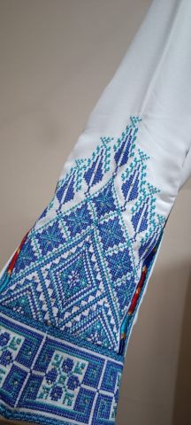 جلابية بتطريز فلسطيني 