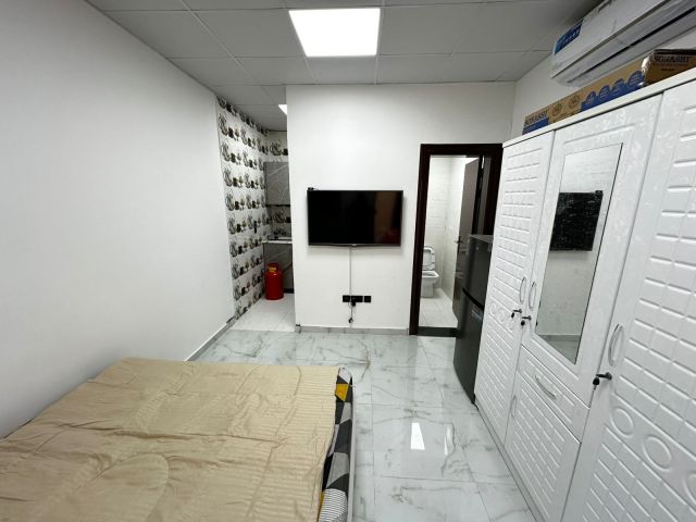 ? استديو مفروش للإيجار الشهري – الروضة 3  ?️ مفروش بالكامل  2