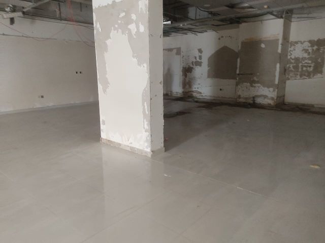 🇦🇪 محل تجاري للإيجار السنوي – مشيرف، عجمان | مساحة كبيرة وموقع  3