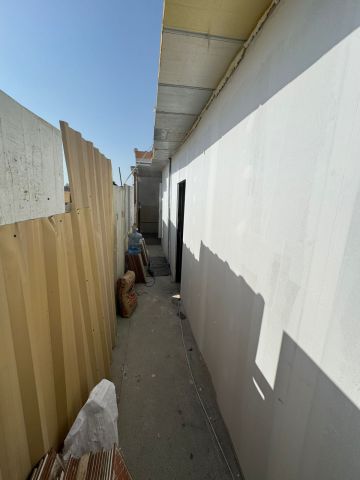 🇦🇪 للإيجار – غرفتين على الروف في بناية طابقين / النعيمية 2 3