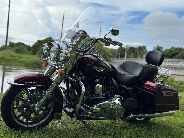 2015 Harley-Davidson Road King 3