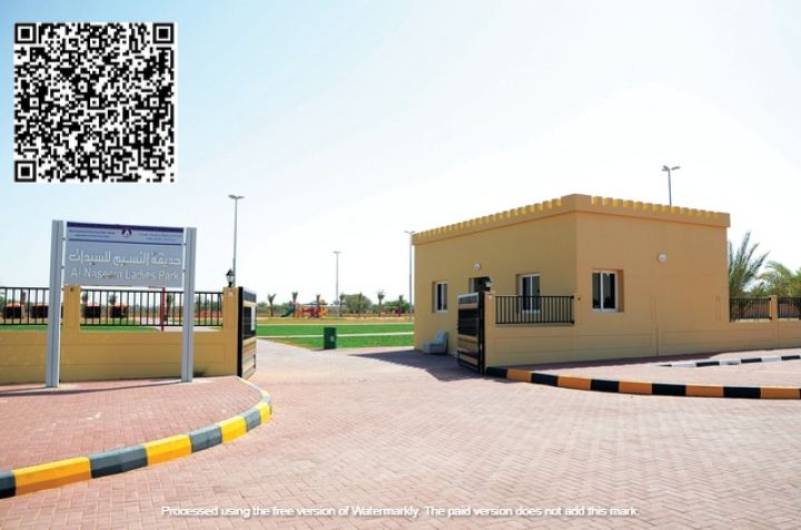 امتلك اربعه اراضي جوار بعض كل الاراضي زاويه شارعين  بالمناامه 14 2