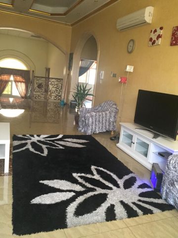 للبيع فيلا في الشارقة تقع في منطقة واسط (القوز) سوبر ديلوكس  5