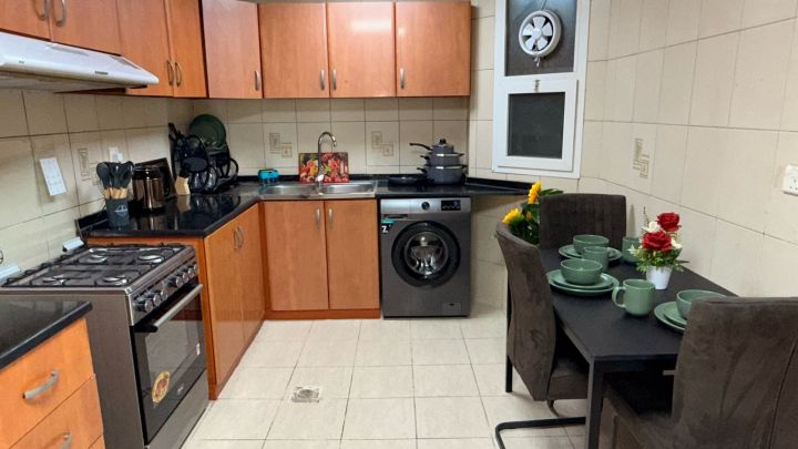 غرفه ماستر للبنات الموظفات بالتعاون الشارقه 