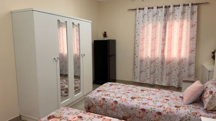 غرفه ماستر للبنات الموظفات بالتعاون الشارقه  4