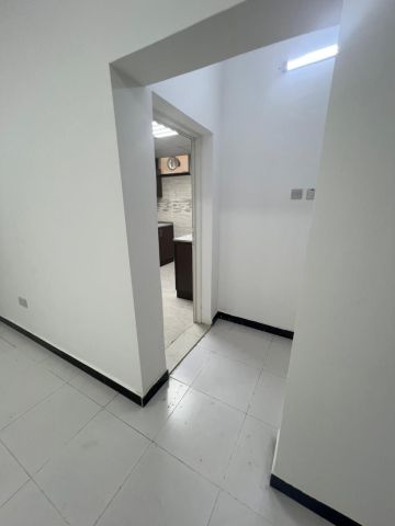 للايجار شقه 3 غرف بسعر ممتاز 4