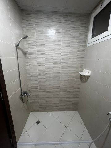 استوديو للإيجار – الجرف 3 الموقع: شارع محمد بن زايد مباشرة 9