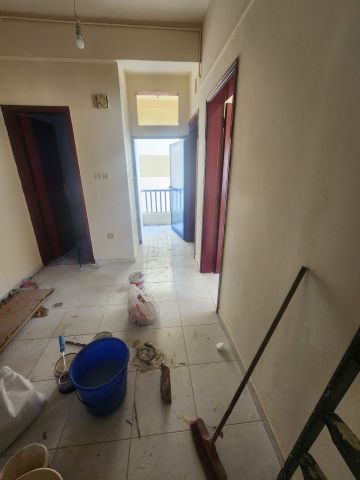 متاح للإيجار – شقة غرفة وصالة في منطقة البوطينة، الشارقة 2