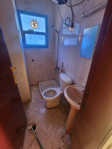 متاح للإيجار – شقة غرفة وصالة في منطقة البوطينة، الشارقة 3