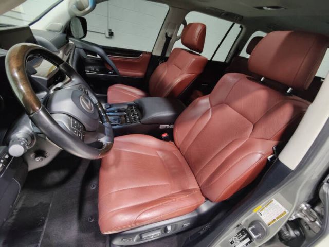 سيارة جيب لكزس LX 570 مستعملة موديل 2020 كاملة المواصفات 2